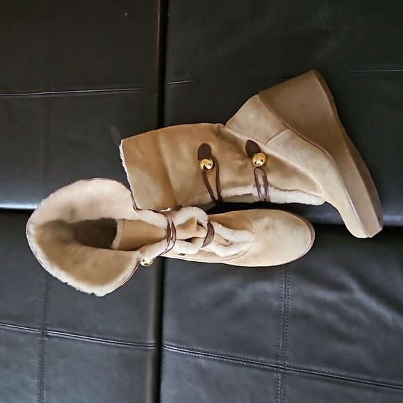 Coach fur lined boots! - Picture 3 of 10